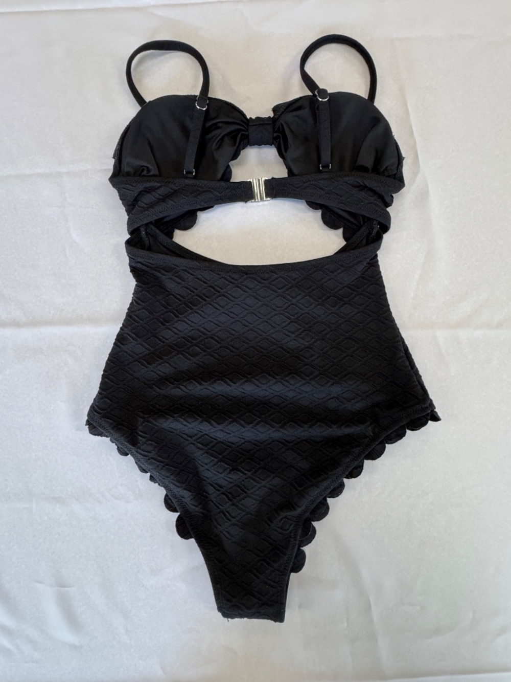 Cupshe Women's Cutout Scallop Trim One Piece Black Swimsuit Size M - Picture 9 of 11